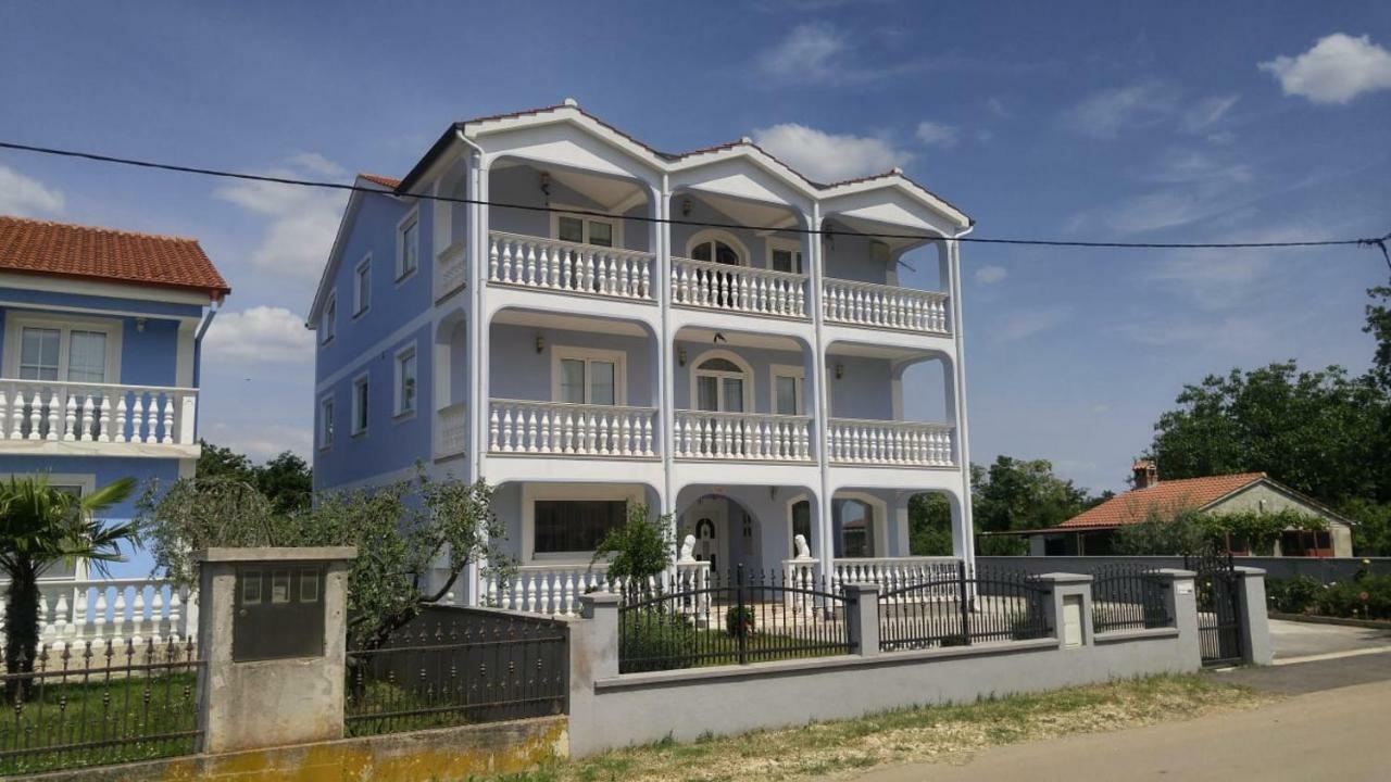 Apartman Janja Porec Bagian luar foto